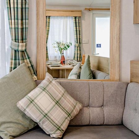 Sea La Vie Lodge, Rockley Park Holiday Park, Poole, Dorset Екстер'єр фото