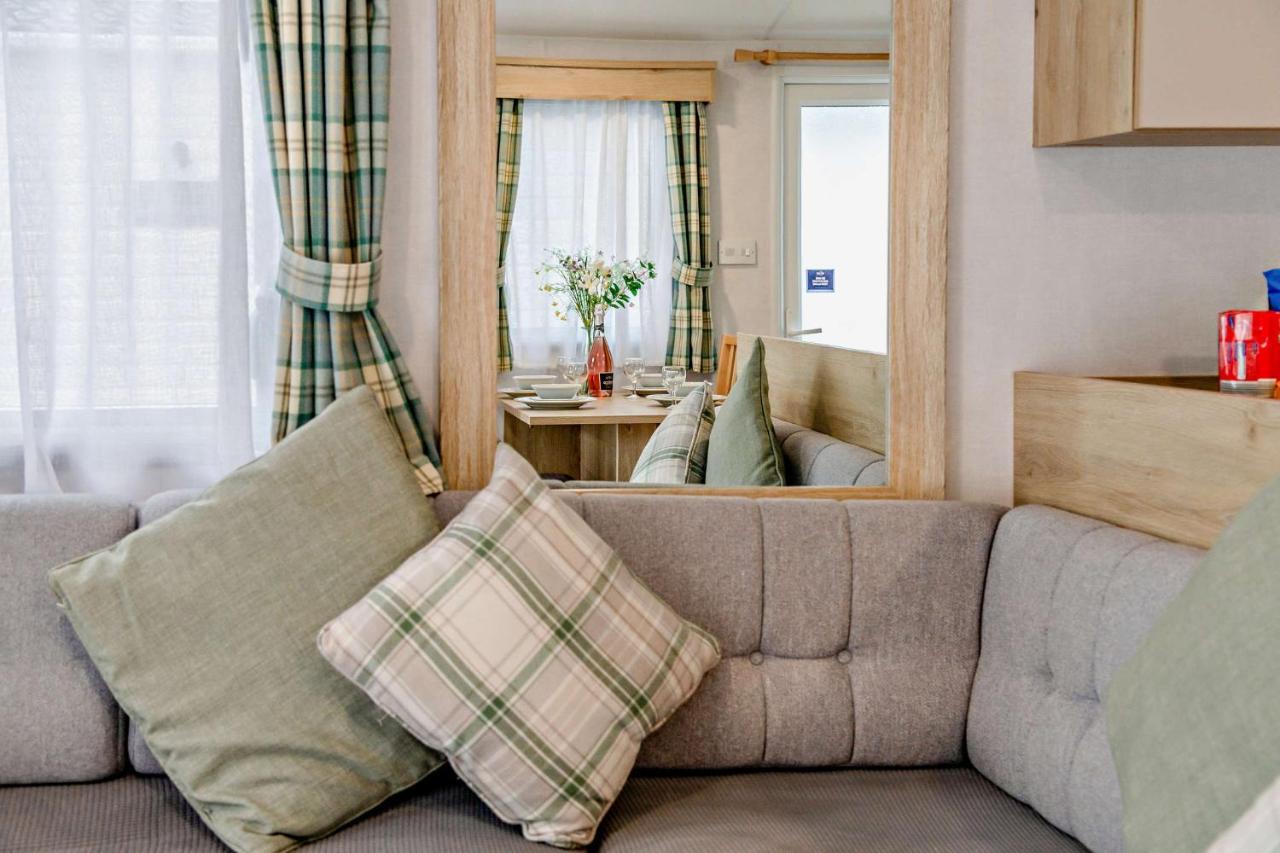 Sea La Vie Lodge, Rockley Park Holiday Park, Poole, Dorset Екстер'єр фото