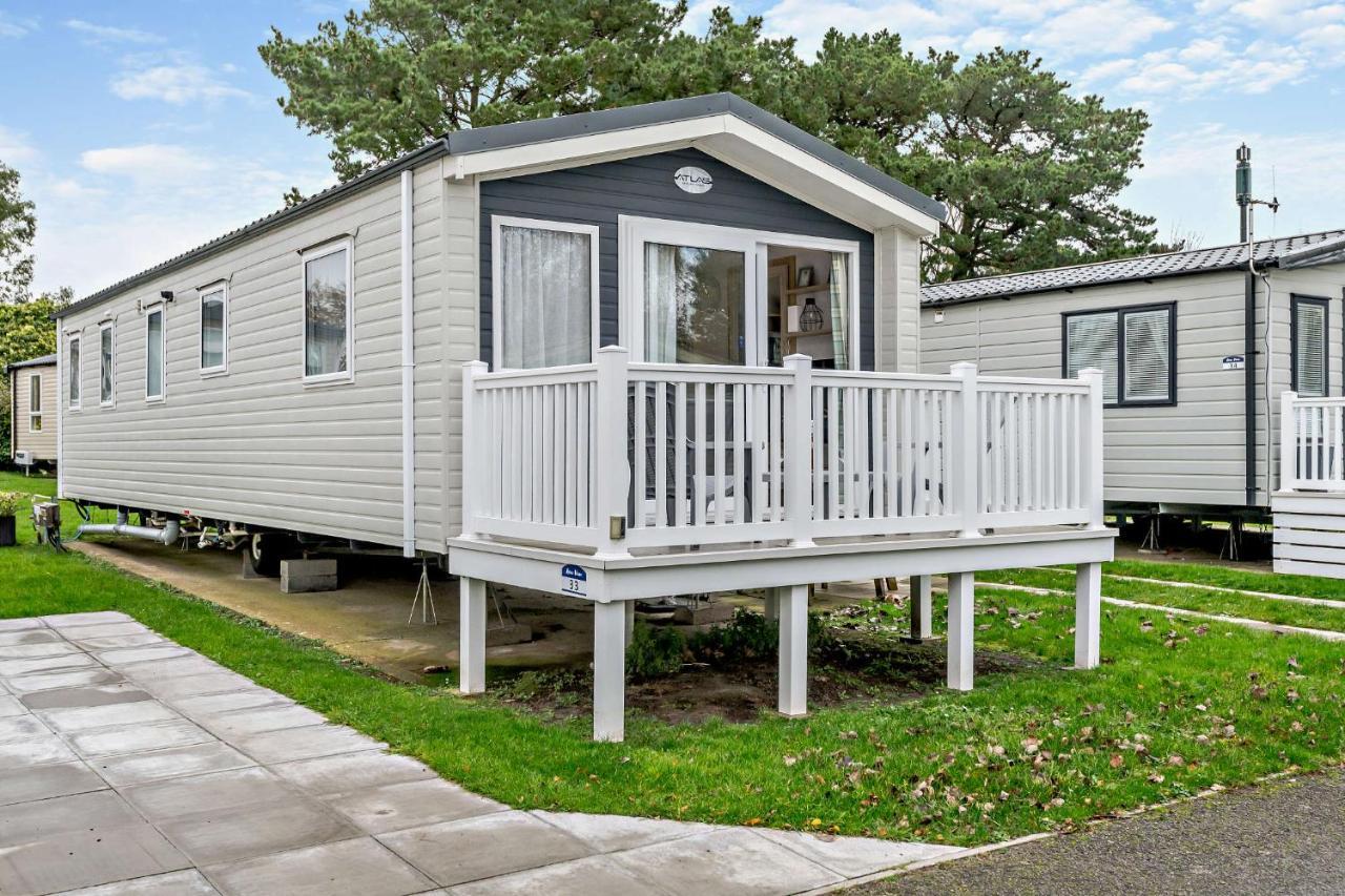Sea La Vie Lodge, Rockley Park Holiday Park, Poole, Dorset Екстер'єр фото