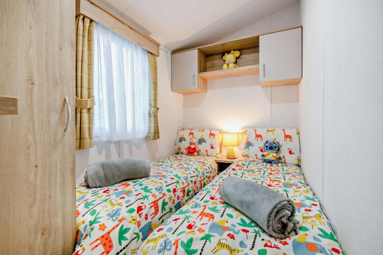 Sea La Vie Lodge, Rockley Park Holiday Park, Poole, Dorset Екстер'єр фото