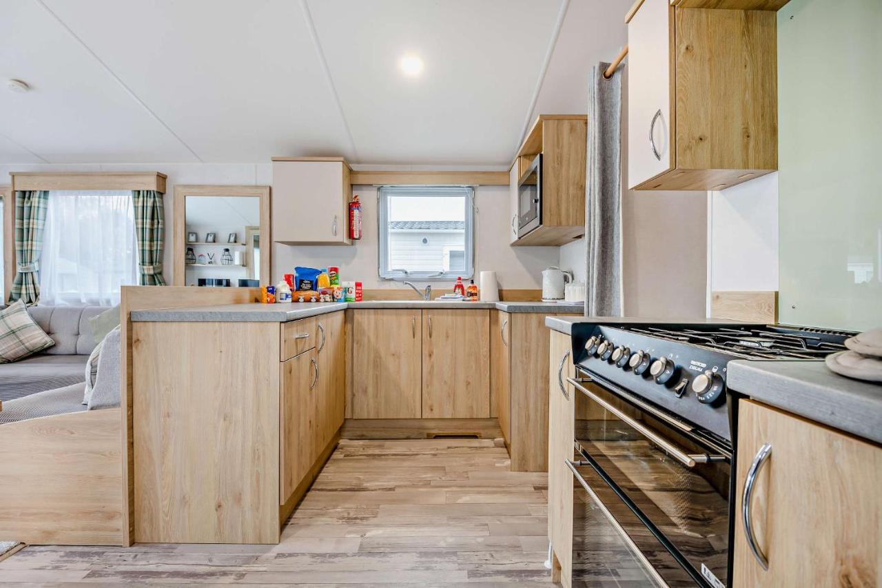 Sea La Vie Lodge, Rockley Park Holiday Park, Poole, Dorset Екстер'єр фото
