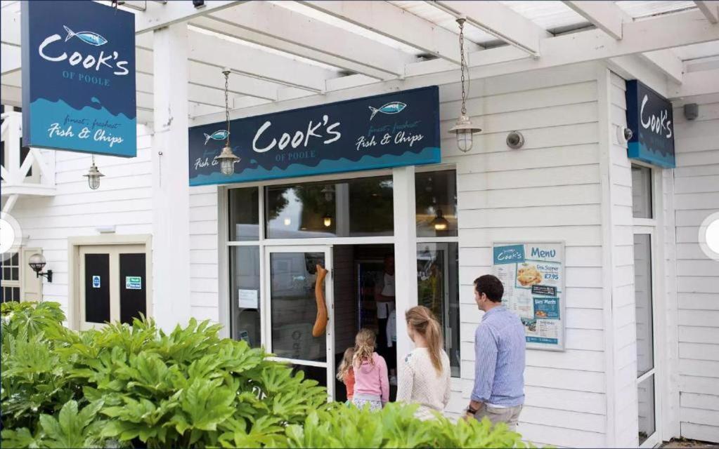 Sea La Vie Lodge, Rockley Park Holiday Park, Poole, Dorset Екстер'єр фото