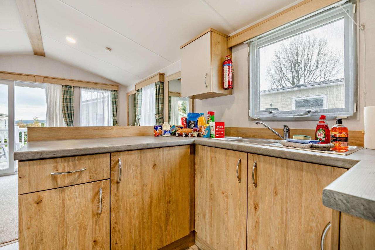 Sea La Vie Lodge, Rockley Park Holiday Park, Poole, Dorset Екстер'єр фото