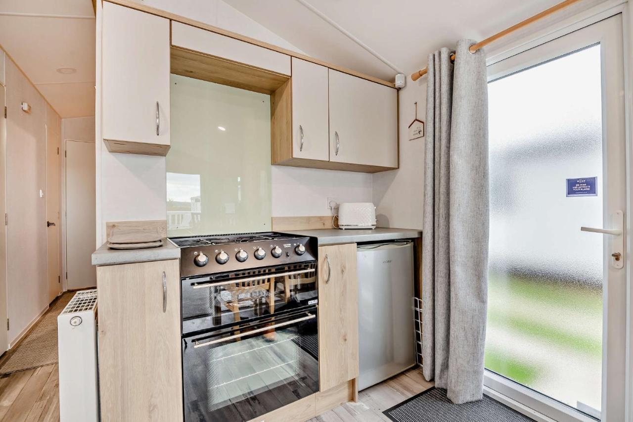 Sea La Vie Lodge, Rockley Park Holiday Park, Poole, Dorset Екстер'єр фото